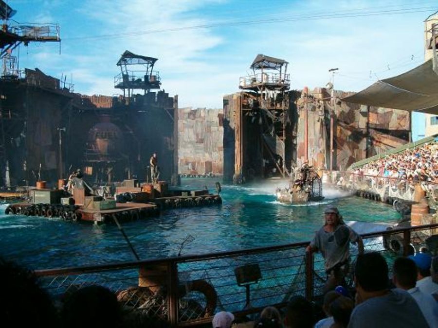 One of the best shows in Universal city - water world - the crowed gets wet as well..