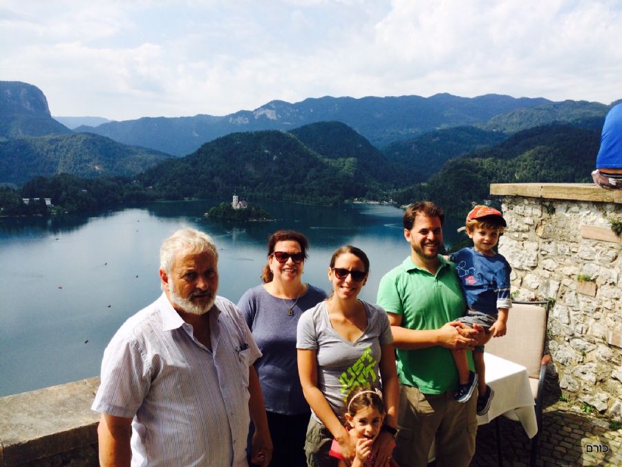 תמונה משפחתית במצודת בלד
