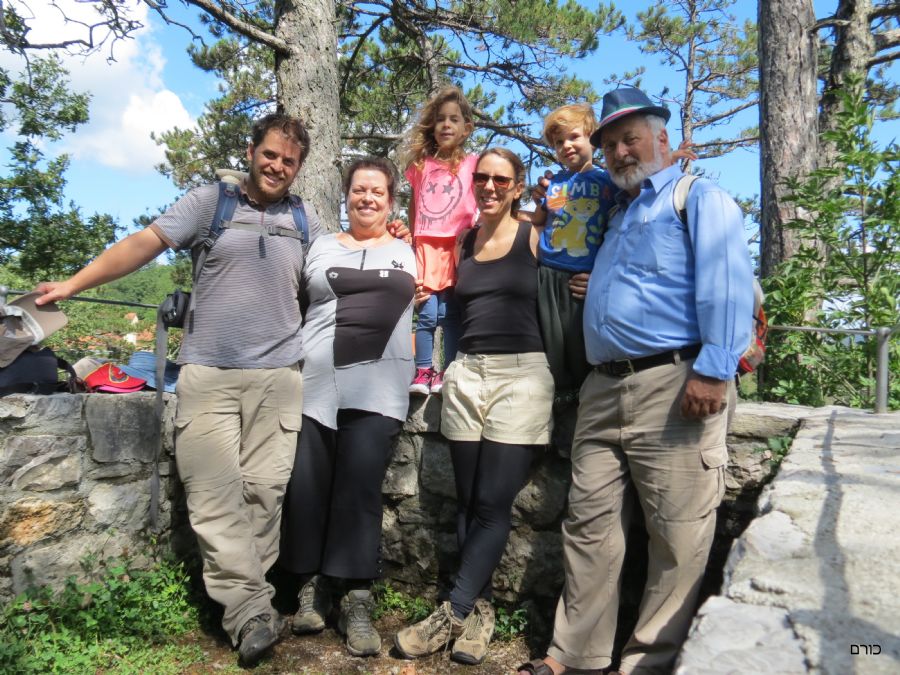 בדרך למערת שקוציאן