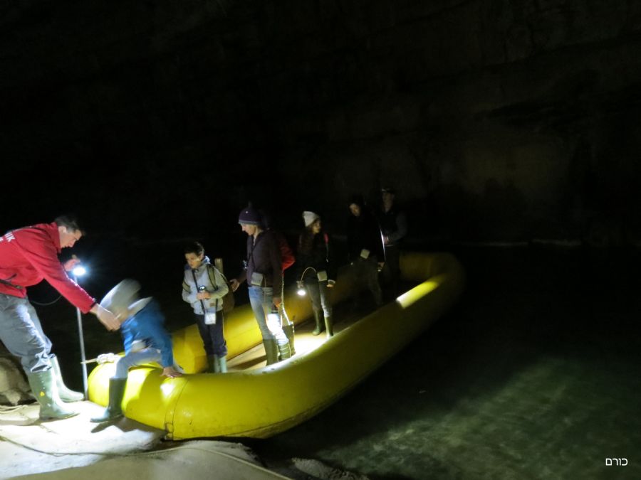 שיט במערת קריז'נה