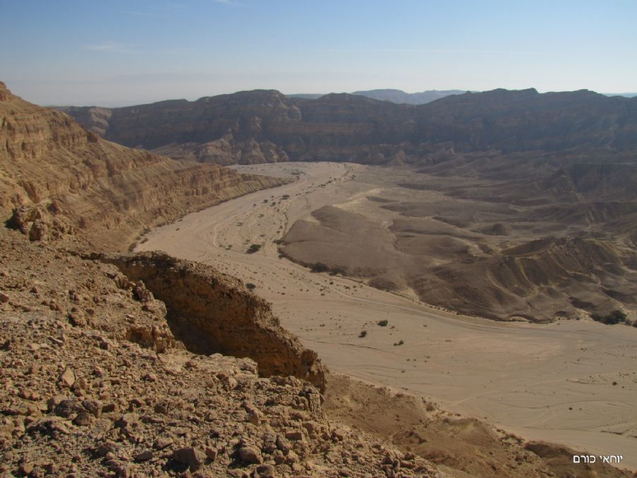 נחל נקרות נפתח מלוא העין