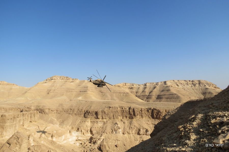 מסוקים מפתיעים באימונים באזור