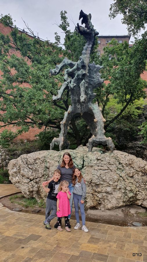 הדרקון יורק האש בקרקוב