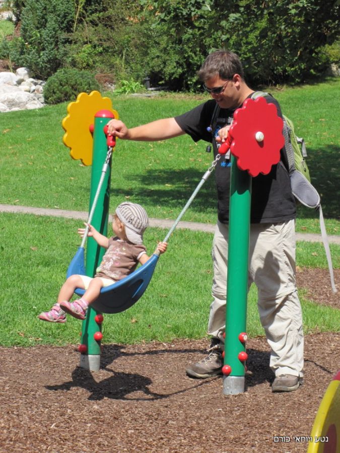 גן שעשועים ומבוך בעולם הקריסטלים של סברובסקי