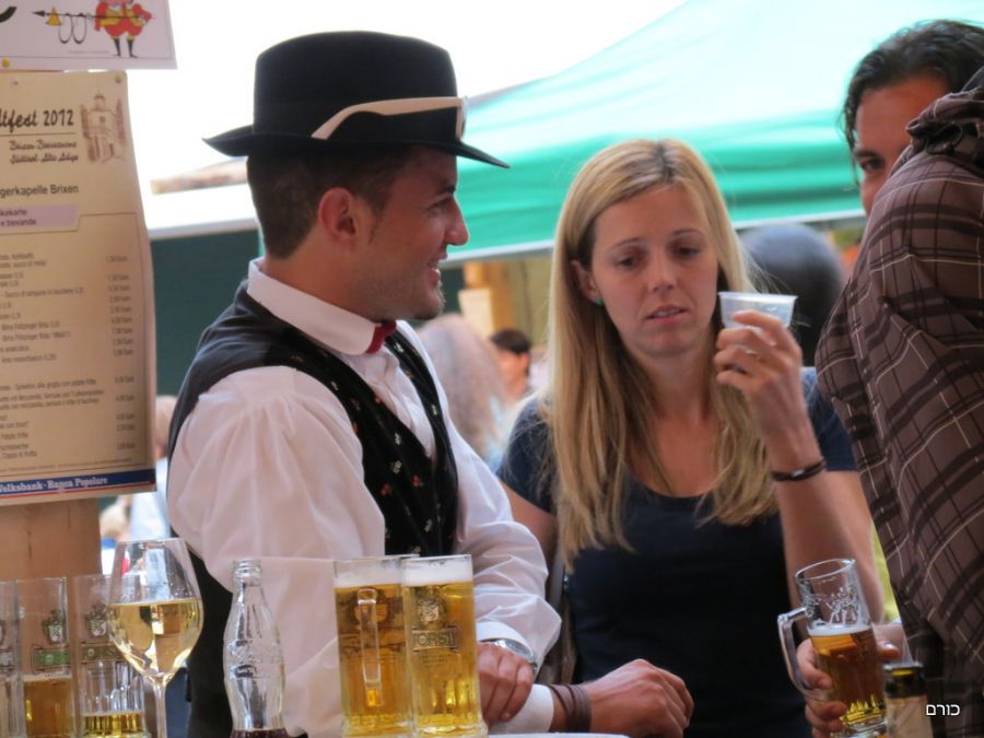 לבוש מסורתי ב Bressanone