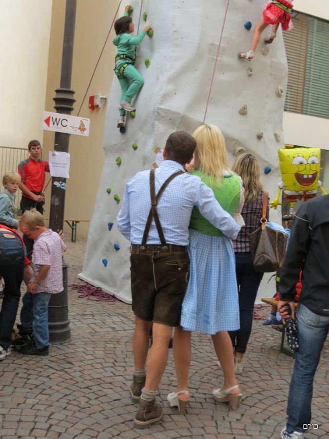 לבוש מסורתי ב Bressanone