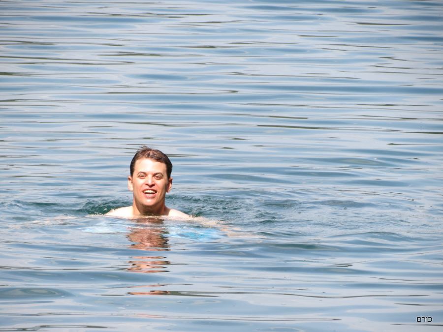 יוחאי לא מוותר ורוחץ גם באגם טובל